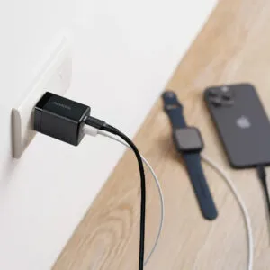 ADATA Cargador 35W USB Type-C y USB-A con Cable 1.5m Negro